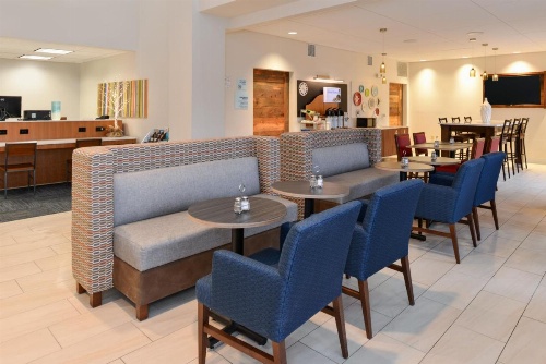 Holiday Inn Express & Suites RALEIGH NE - MEDICAL CTR AREA image 11