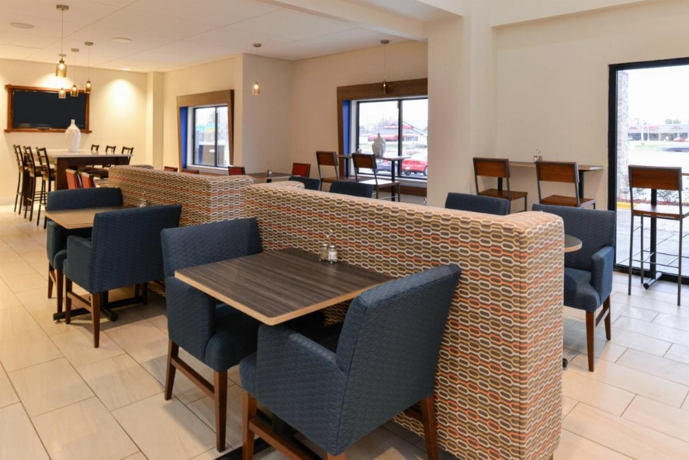 Holiday Inn Express & Suites RALEIGH NE - MEDICAL CTR AREA Image 15