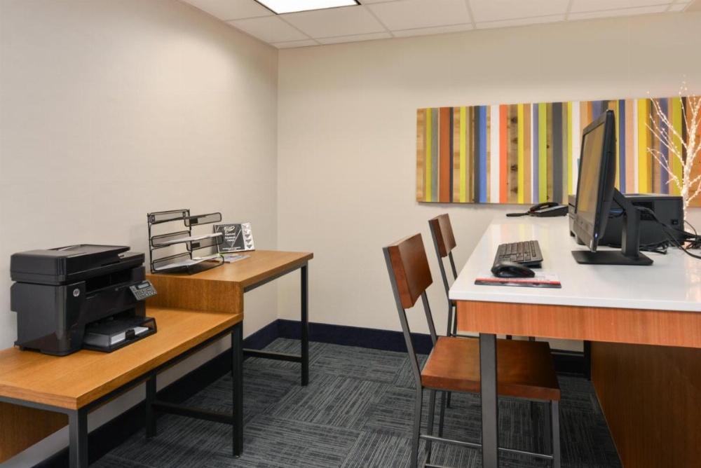 Holiday Inn Express & Suites RALEIGH NE - MEDICAL CTR AREA Image 25